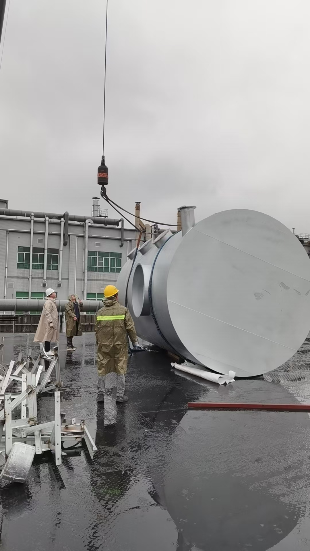 风雨兼程&mdash;&mdash;我司某大型废气改造项目施工攻坚正酣